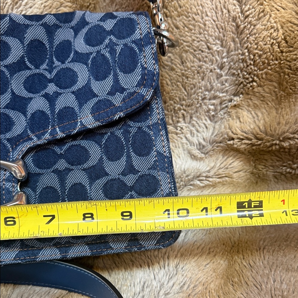 Coach Navy Signature Canvas Chain Shoulder Bag - Picture 4 of 9